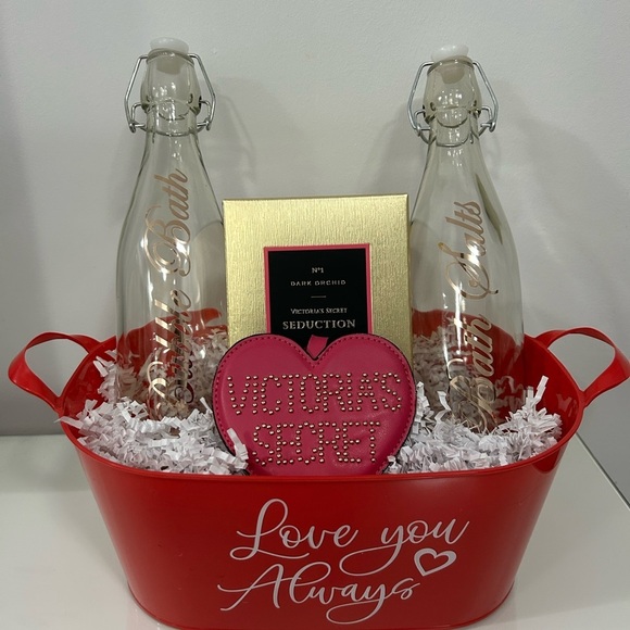 Victoria’s Secret / Bath Valentine’s Day Gift Basket - Picture 1 of 4